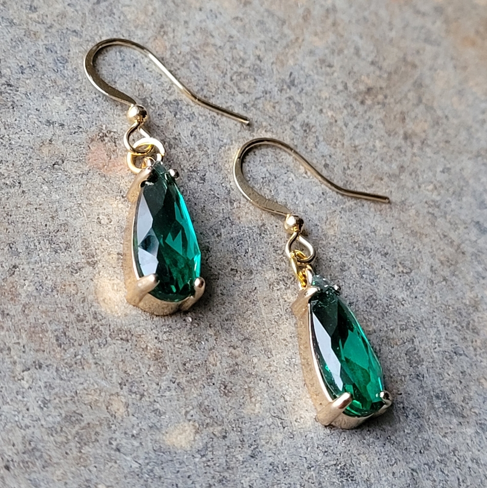 18k Gold Emerald Earrings